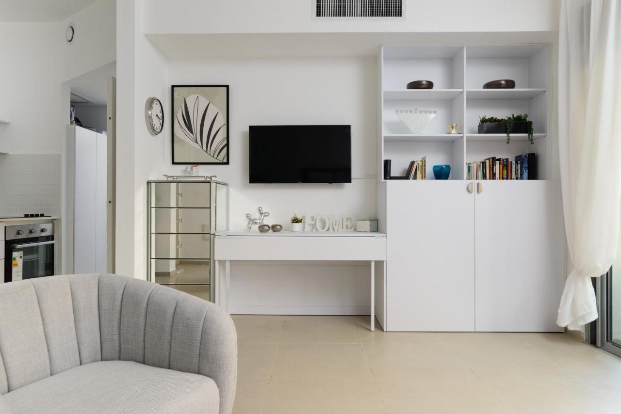 Quiet Hideaway & Terrace Near Beach By Feelhome Tel Aviv Exterior foto